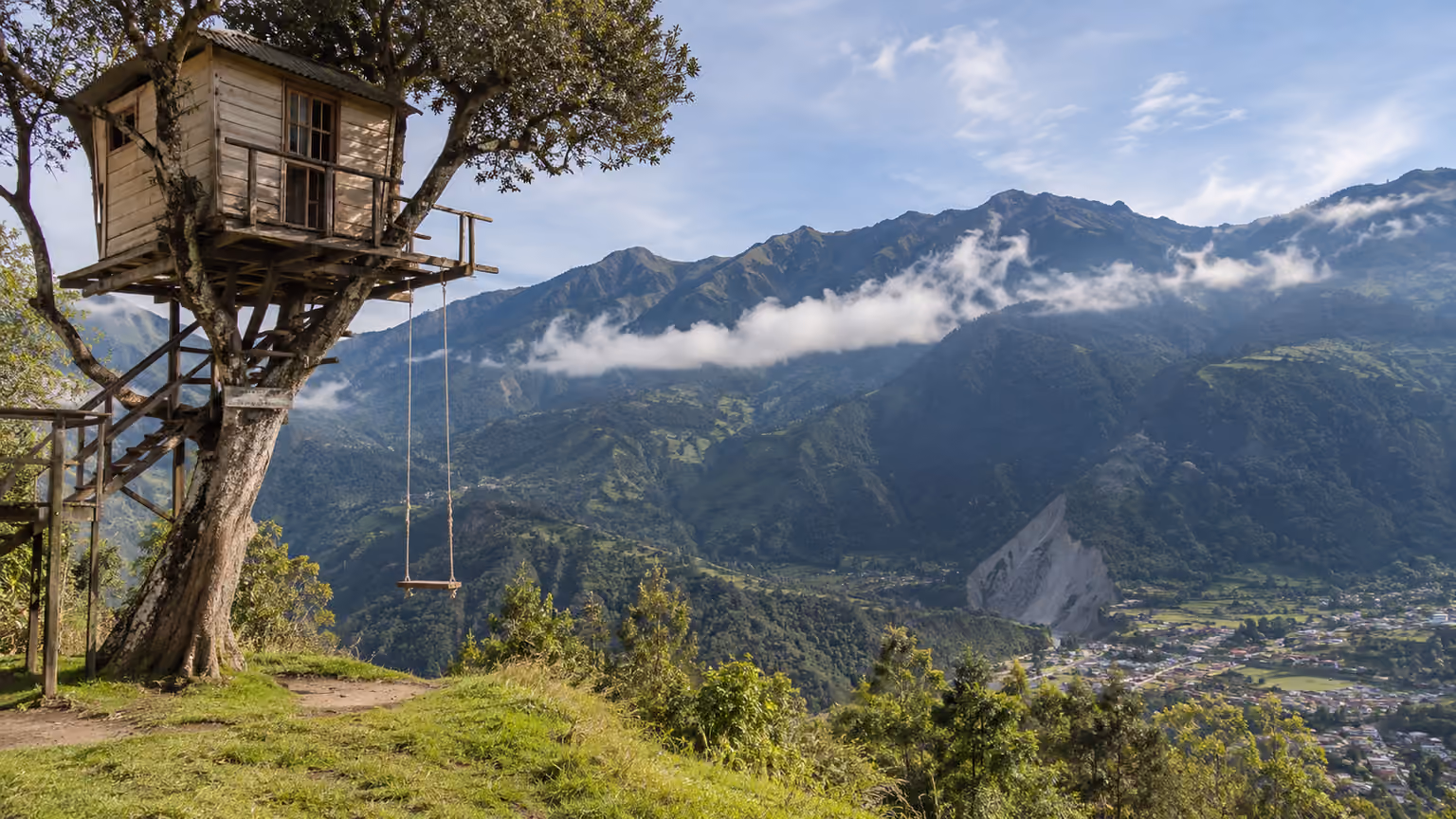 The tree house and swing at Casa del Arbol above Baños, Ecuador