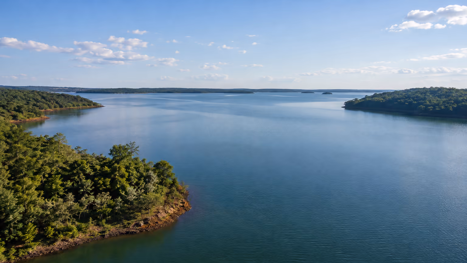 The present-day upper Itaipu reservoir near Guaira