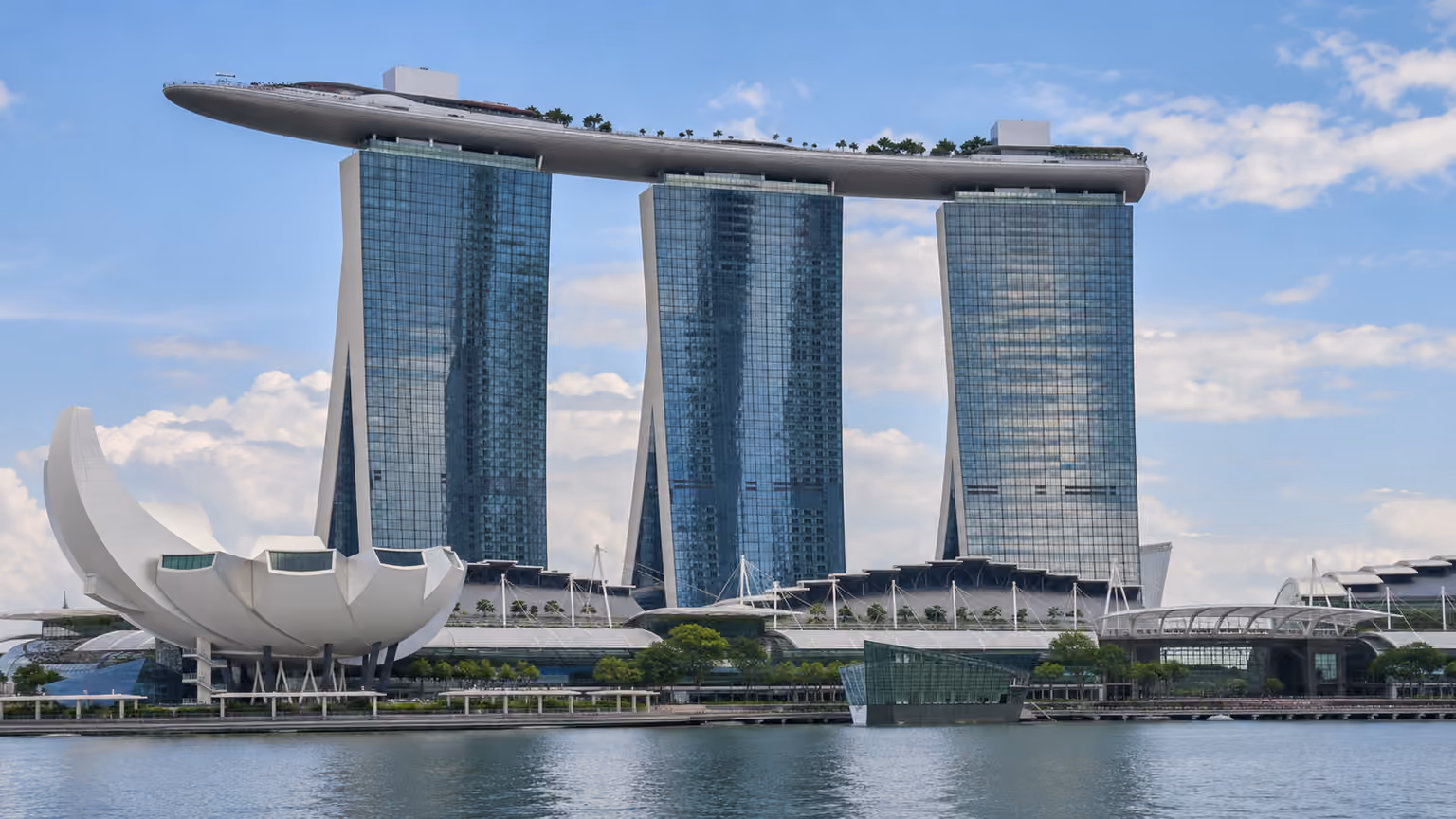 A closer exterior view of the Marina Bay Sands SkyPark roof and its three supporting towers from
